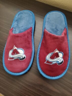 Kids Colorado Avalanche Red & Blue Logo Slippers